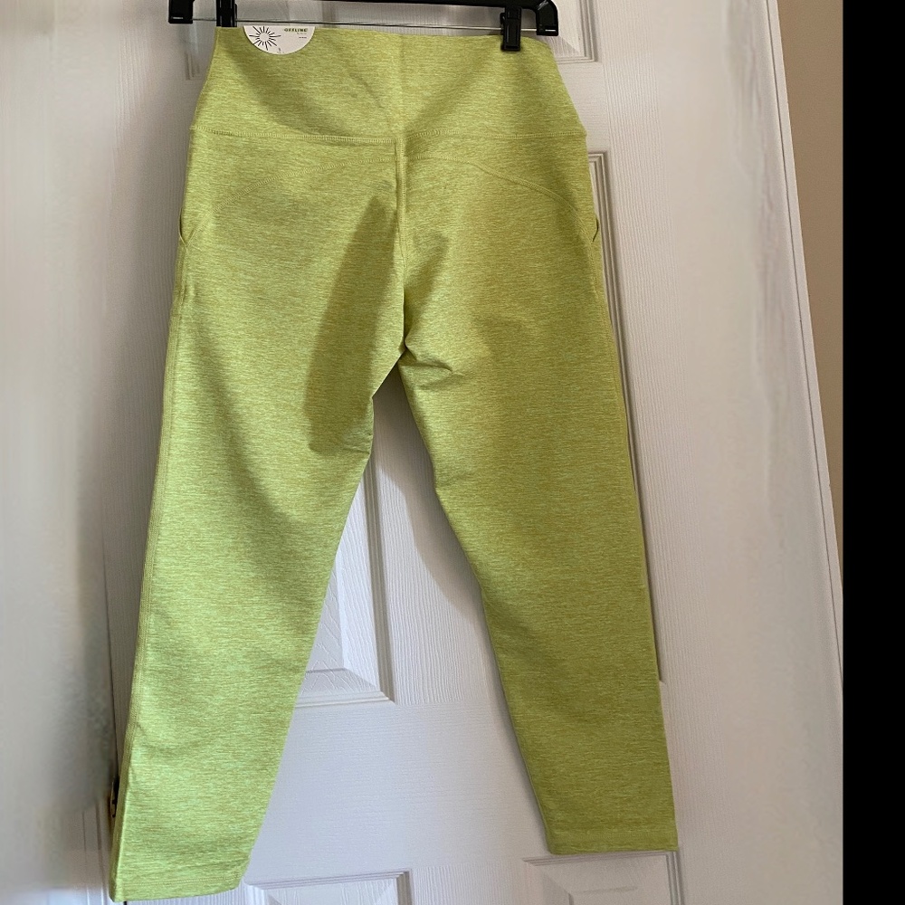 OFFLINE BY AERIE The Hugger Legging in Light Green Yellow- Large L -  NWT - Picture 4 of 9